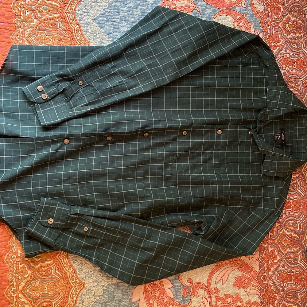 Long Sleeve Van Heusen Dress Shirt